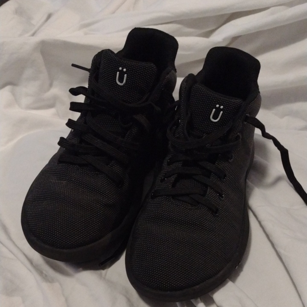 Black Athletic UNI sneakers SUPER FABRIC women's 7.5